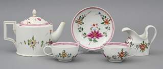 <b>Teekanne, Kännchen und zwei Tassen mit einer Untertasse, Meissen</b>