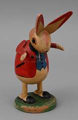 <b>Große Osterhasenfigur als Dose</b>