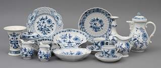 <b>Großes Konvolut Zwiebelmustergeschirr,  Meissen</b>