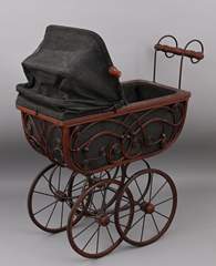 <b>Antiker Puppenwagen</b>