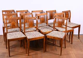 <b>Satz von 12 (!) zierlichen Biedermeier-Stühlen</b>