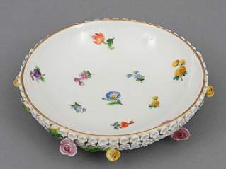 <b>Schälchen mit Schneeballendekor, Meissen</b>