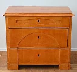 <b>Kleine Biedermeier-Kommode</b>