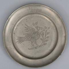 <b>Zinnteller mit Flecheldekor</b>