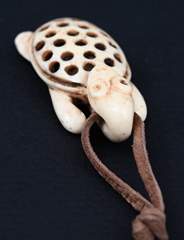 <b>Anhänger in Form einer Schildkröte</b>