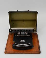 <b>Schreibmaschine</b>