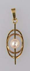 <b>Gold-Anhänger mit Perle</b>