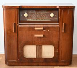 <b>Musikschrank Stern-Radio Rochlitz</b>