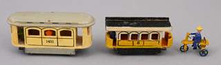 <b>Drei antike Spielzeugminiaturen Erzgebirge</b>