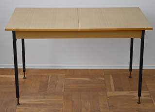 <b>Höhenverstellbarer Ausziehtisch </b>