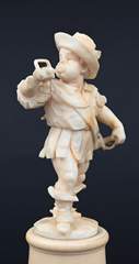 <b>Elfenbein-Schnitzfigur Putto als Trompeter</b>