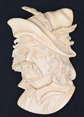 <b>Elfenbein-Schnitzrelief eines bärtigen Mannes mit Hut</b>