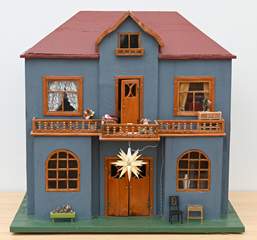 <b>Große Puppenvilla mit Ausstattung</b>