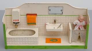 <b>Nasszelle (Badezimmer) für ein Puppenhaus und ein Stubenpüppchen</b>
