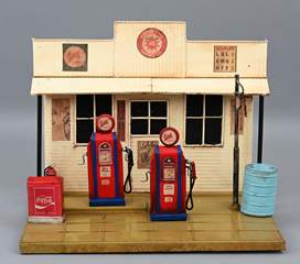 <b>Blechspielzeug Tankstelle Gasoline Fire Chief</b>