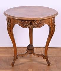 <b>Kleiner Salontisch im Barockstil</b>