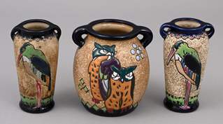 <b>Set aus drei Jugendstil-Ziervasen, Amphora-Werke</b>