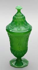 <b>Deckelvase grünes Glas</b>