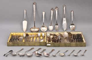 <b>Silberbestecksatz für 12 Personen</b>