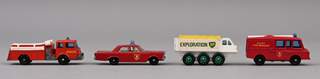 <b>Vier Spielzeugautos der Firma Matchbox, Lesney Products & Co Ltd., London, England.  Metall, Plastik.</b>