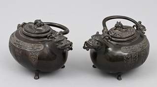 <b>Paar Heißwasser-Kännchen China</b>