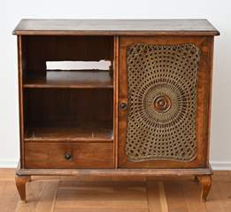 <b>Barschrank im Chippendale-Stil</b>