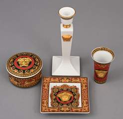 <b>Vier Teile aus der Kollektion Rosenthal meets Versace Medusa</b>