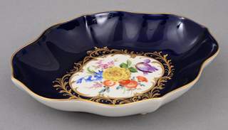 <b>Schale königsblau mit Blumenbukett, Meissen</b>
