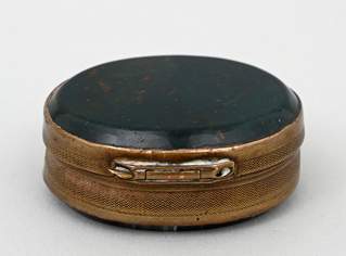 <b>Kleine Edelstein-Tabatiere</b>