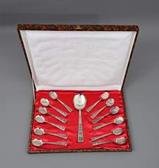 <b>Garnitur Eislöffel im Kasten</b>