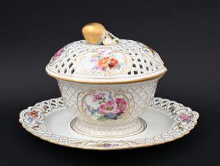 <b>Kastanientopf mit Presentoir</b>