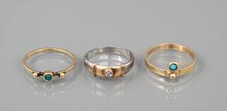 <b>Drei feine Ringe mit Schmucksteinbesatz</b>