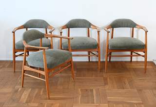 <b>Vier Mid Century-Armlehnstühle </b>
