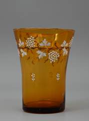 <b>Becherglas Gelbbeize</b>