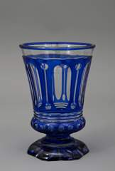 <b>Fußbecher mit blauem Überfang</b>