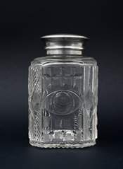 <b>Flasche reich geschliffen</b>