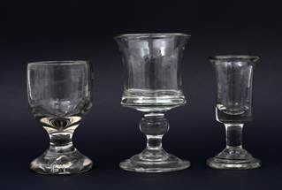 <b>Drei Kelchgläser</b>
