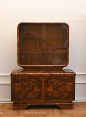 <b>Art Déco Vitrine</b>