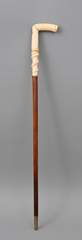 <b>Spazierstock/ Gehstock mit beschnitztem Beingriff</b>