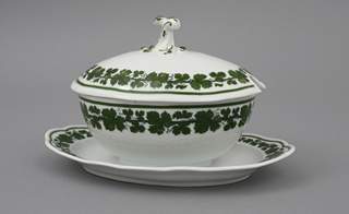<b>Deckelsauciere Meissen</b>