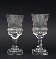 <b>Paar kleine Kelchgläser</b>