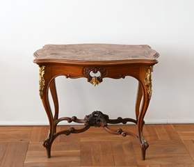 <b>Prachtvoller Salontisch</b>