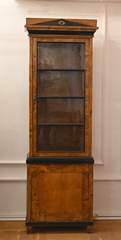 <b>Frühe Biedermeier-Vitrine</b>