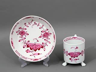 <b>Tasse mit Untertasse</b>