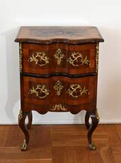 <b>Kleine Kommode, Dresden II.</b>