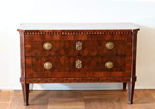 <b>Kommode im klassizistischen Stil, Sachsen</b>