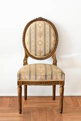 <b>Stuhl im Louis-XVI-Stil</b>