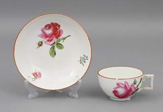 <b>Tasse mit Untertasse, Meissen</b>