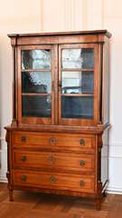 <b>Biedermeier-Aufsatzvitrine</b>