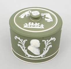 <b>Deckeldose Wedgwood</b>